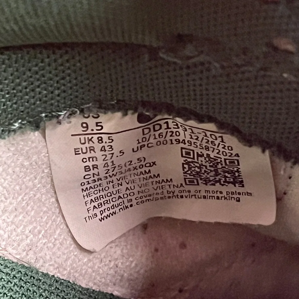 Nike Dunk Low Retro Michigan State Sneakers Mens US 9.5 Green White DD1391-101